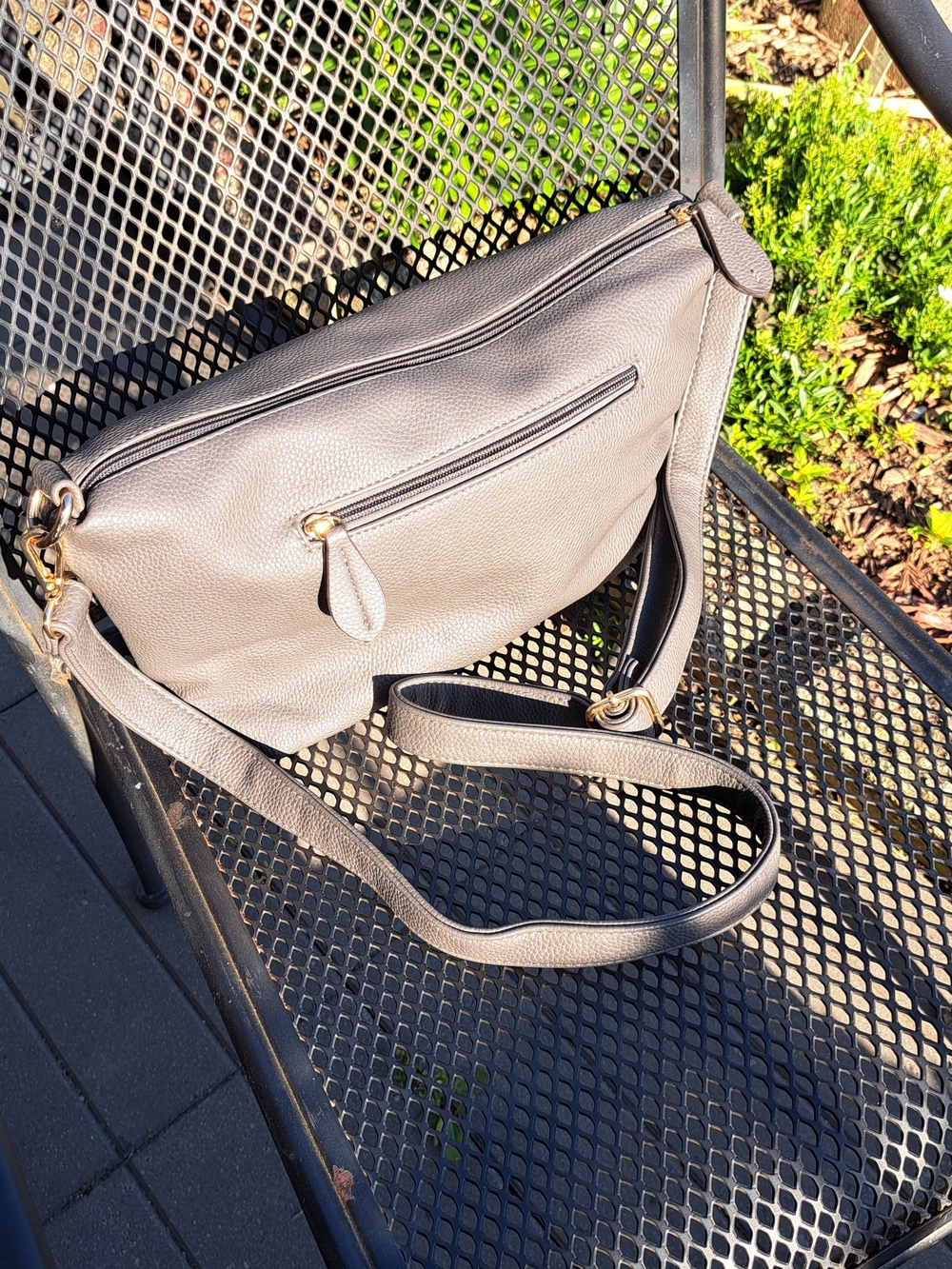 Sondra Roberts Pebbled Crossbody Bag in Gray 🩶